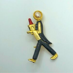 Vtg Gold Tone Enamel Faux Pearl Butler Server Sommelier Brooch 2.5”